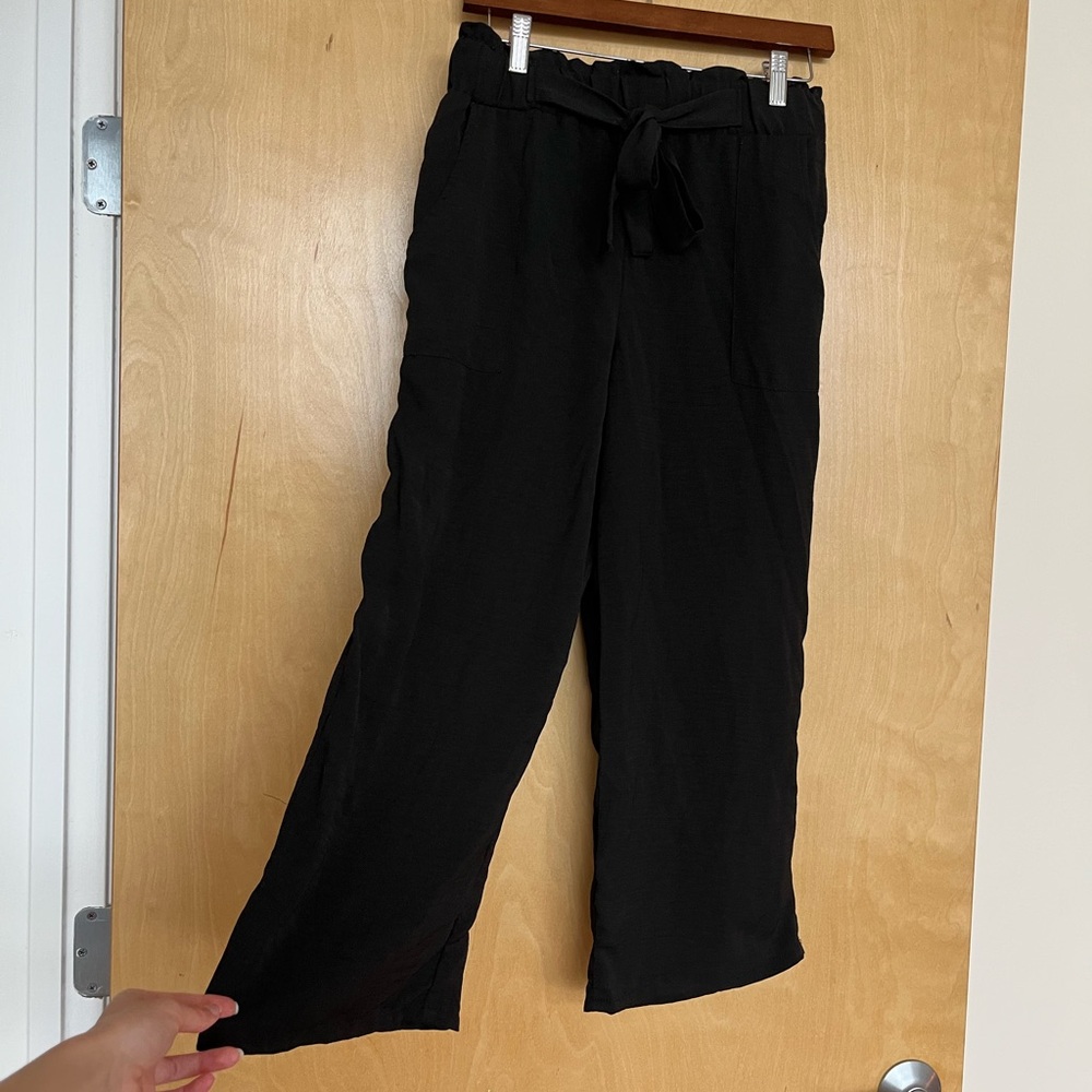 Black flowy capri drawstring pants